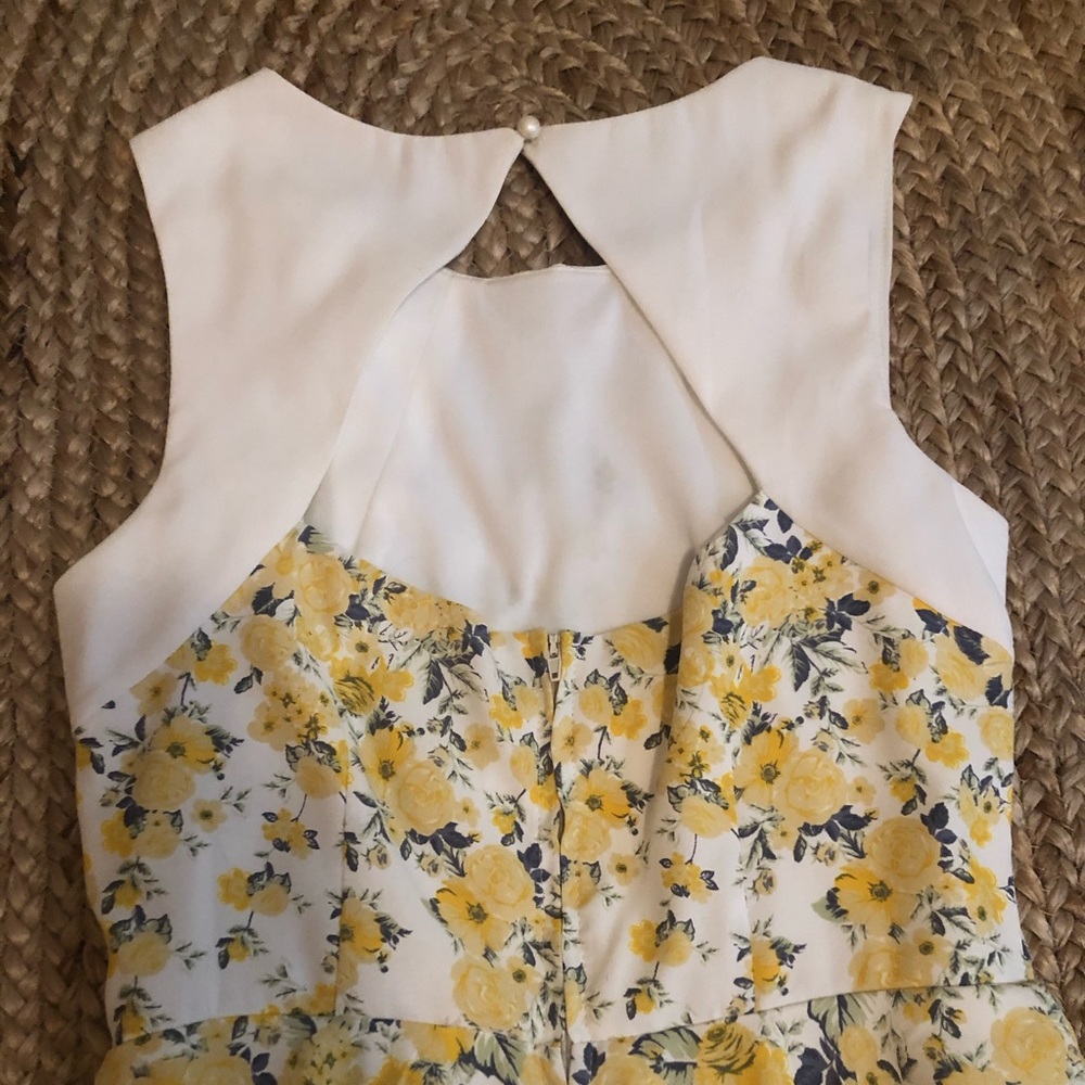 Spring flower dress - Picture 4 of 5